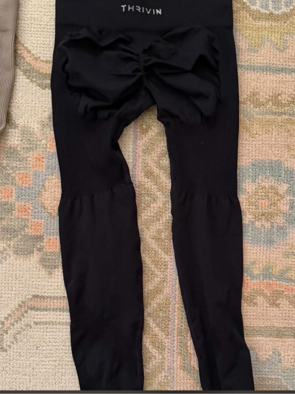 Thrivin Black Leggings size M viral
